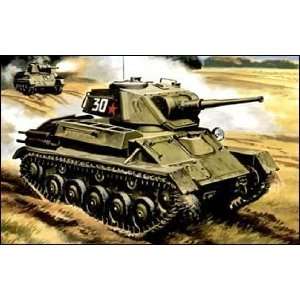  T80 Russian Light Tank 1 72 Uni Models: Toys & Games