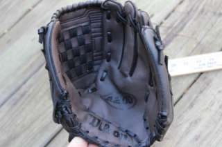 Wilson A200 Baseball Glove   11.5 A2457   Right hand throw   Baseball 