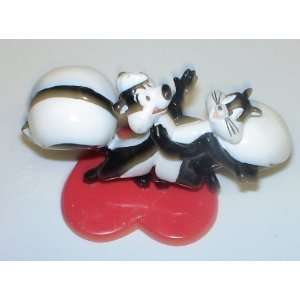   Vintage PVC Figure : Looney Tunes Pepe Lepe & Penelope: Toys & Games