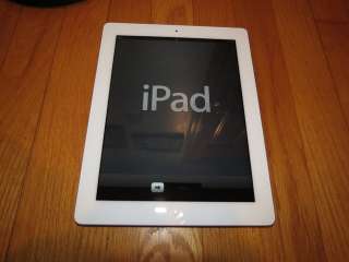 White iPad 2 32GB Wifi   Used w/ Smart Cover, Keyboard & Carrying Case 