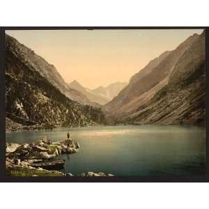   Reprint of The lake, Gaube, Pyrenees, France: Home & Kitchen