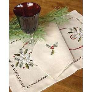  Heritage Lace Fine Linens Homespun Christmas Embroidered 