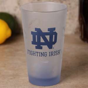   Notre Dame Fighting Irish 16 oz. Frosted Pint Glass: Sports & Outdoors