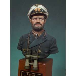  U Boat Commander Bust (Unpainted Kit) Toys & Games