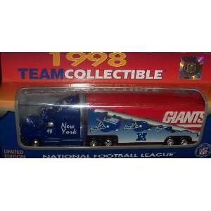 York Giants 1998 NFL 1/87 Diecast Tractor Trailer Ford Aeromax Truck 