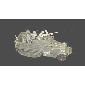   Classic Toy Soldiers 1/38 scale WWII US Half Track: Toys & Games
