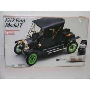  1912 Ford Model T    Plastic Model Kit 