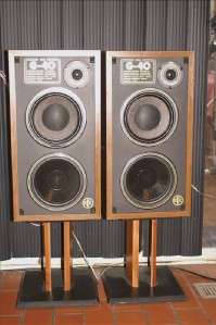 Vintage RTR G 40 speakers w/stands..Sound Amazing, Mint Condition RARE 