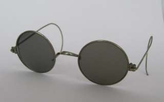WWII GERMAN MEDICAL PROTECTIVE SUNGLASSES w/CASE   MINT  