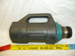   thermos with 650 stopper plastic safety safe handle old used vintage