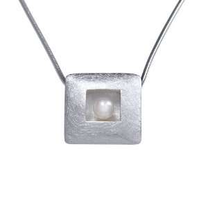   Silver Pendant Square brushed with Pearl and Chain Necklace 17 AVP42