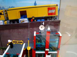 Very Rare Lego Fire Station Truck Store Display w/Lights and Movement 