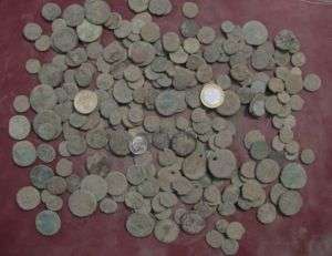 250 UNCLEANED Ancient ROMAN COINS 3607  