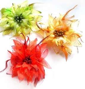 Haargummi Haarschmuck Brosche Blumen mit Feder 14 cm Durchmesser 