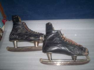 Vintage Bauer Canada Bobby Hull # 83 Ice Hockey Skates Size 9 with 11 