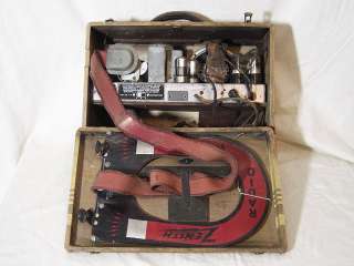 Vintage Zenith Wave Magnet Radio   For Parts  