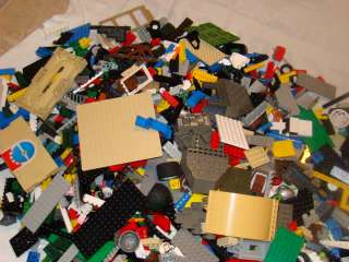Large Lot of 3000+ mixed Lego pieces. Lego Brand Parts and Blocks 