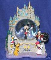 Walt Disney World Mickey CInderellas Castle Snowglobe  