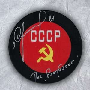 IGOR LARIONOV CCCP USSR SIGNED Puck w/ The Professor